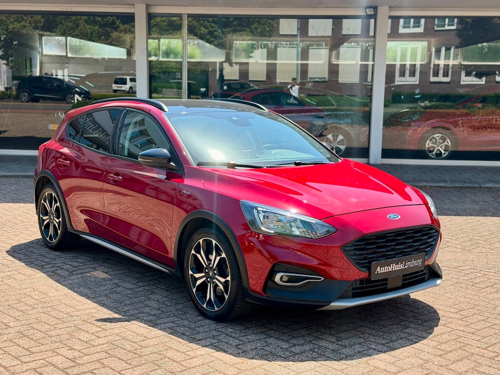 Ford Focus 1.0 EcoBoost Vignale|Camera|Navigatie|Trekhaak|Sublieme staat