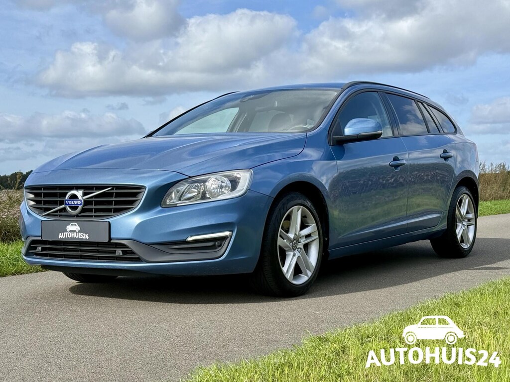 Volvo V60 2.0 T3 Momentum 2016|153pk|Navi|PDC v/a|1e eigenaar|Power Blue