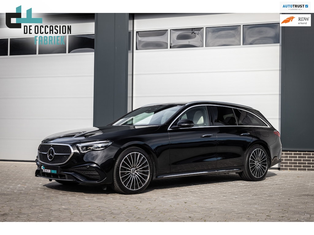 Mercedes-Benz E-klasse Estate 300 e AMG Luchtvering Pano Burmester Superscreen Trekhaak