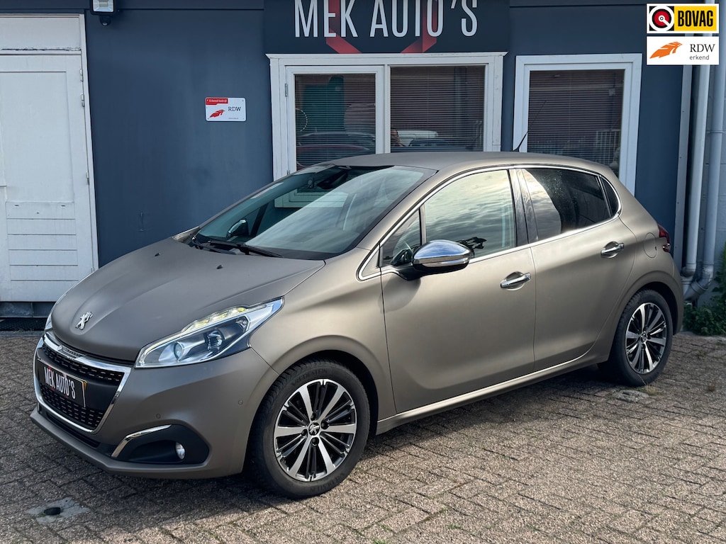 Peugeot 208 1.2 PureTech Allure|Carplay|Navi|Cruise|Climate|
