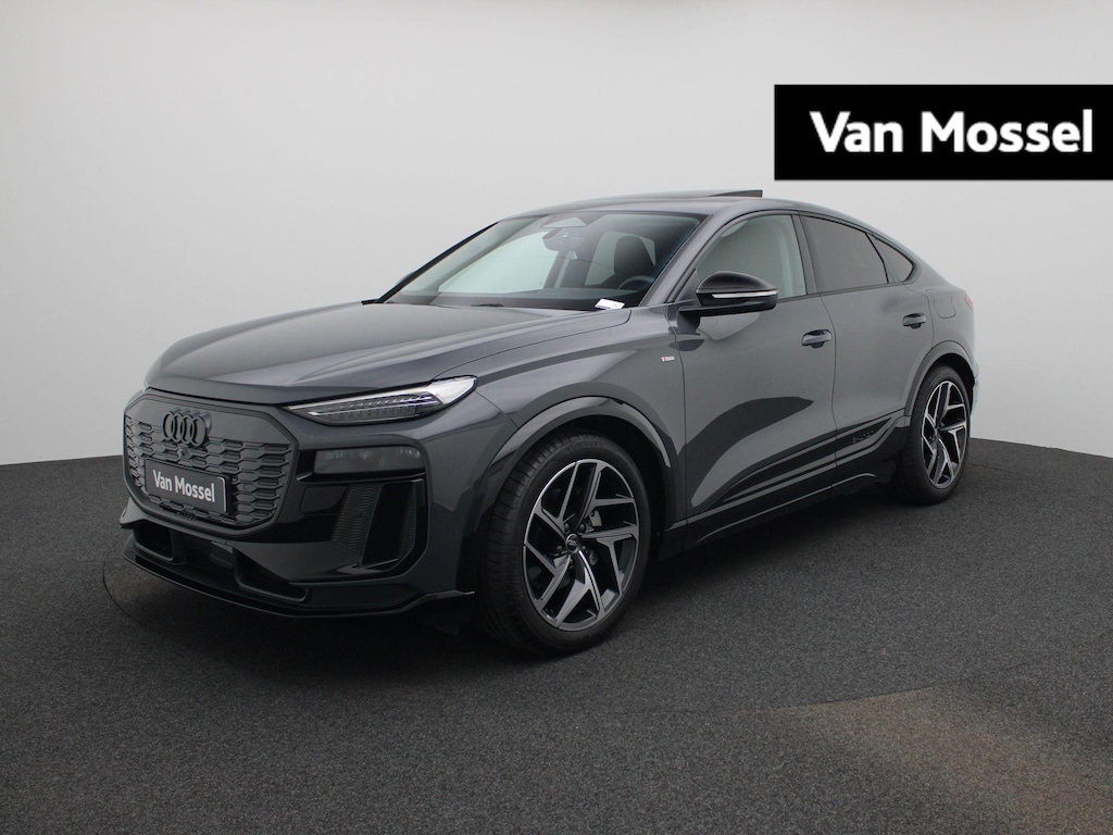 Audi Q6 Sportback e-tron S edition quattro 100 kWh | Adaptive cruise control | Dodehoekdetectie | Stuurverwarming | Glazen panoramadak | Luchtvering | Climate control | Stoelverwarming voor & achter | Stoelventilatie | Elektrisch instel. voorstoelen | Elektrisch verstelbaar stuur |