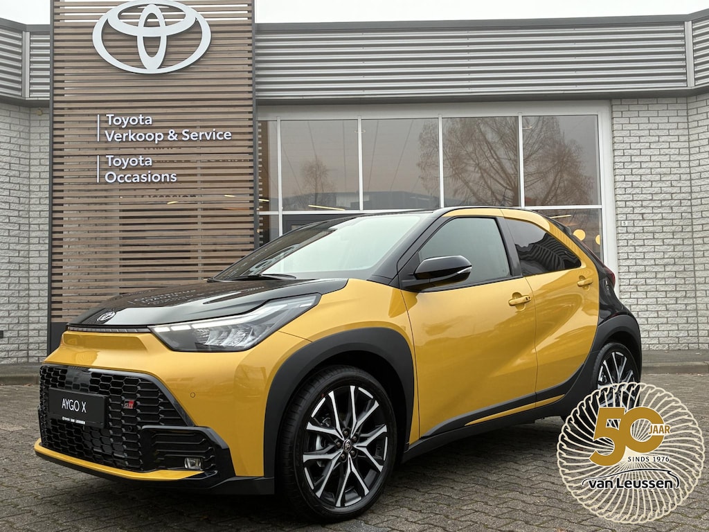 Toyota Aygo X HYBRID 115 GR SPORT NIEUW & DIRECT LEVERBAAR!!! STOELVERW PARK-SENSOREN JBL-AUDIO KEYLESS NAVI APPLE/ANDROID SPORTSTOELEN 18" LM-VELGEN