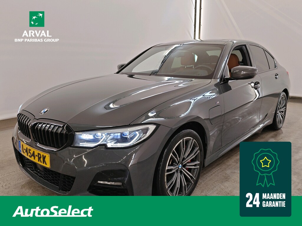 BMW 3-Serie 330e 292pk PHEV High Executive M Sport | SOH 93% | Leder | Stoelverwarming | Elektrische stoelen | HUD | CarPlay | ACC