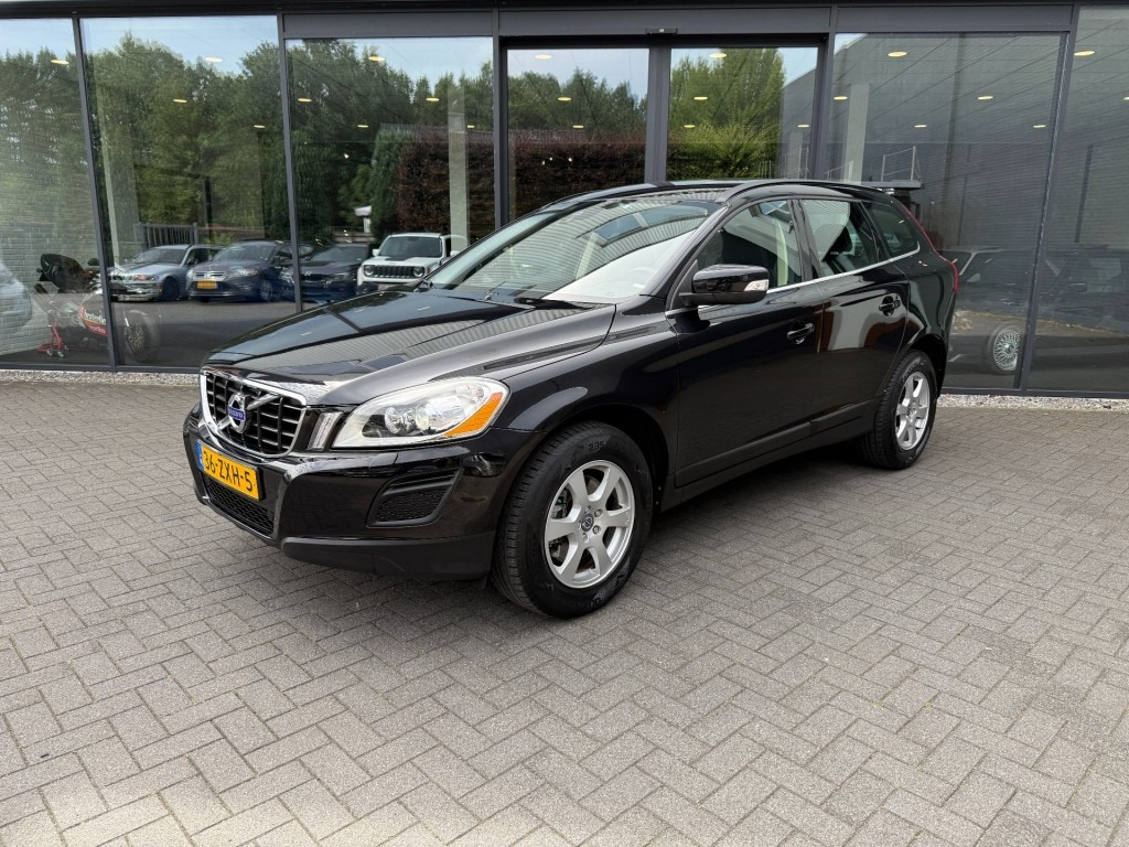 Volvo XC60 2.0 T5 24pk Momentum,Navi,Clima,Cruise,Stoelverw,Dealer OH,Trekhk 1800kg,Xenon