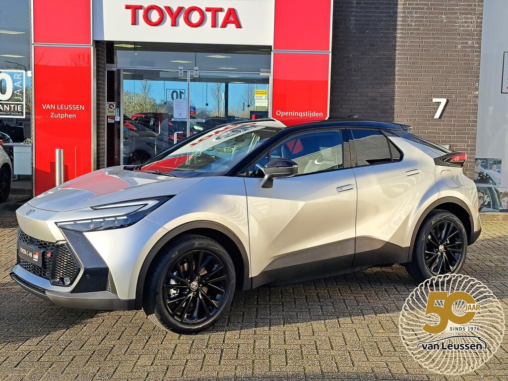 Toyota C-HR / C-HR+ 2.0 Plug-in Hybrid 220 GR SPORT NIEUW DIRECT LEVERBAAR STOEL/STUURWIELVERWARMING PDC DRAADLOOSLADEN