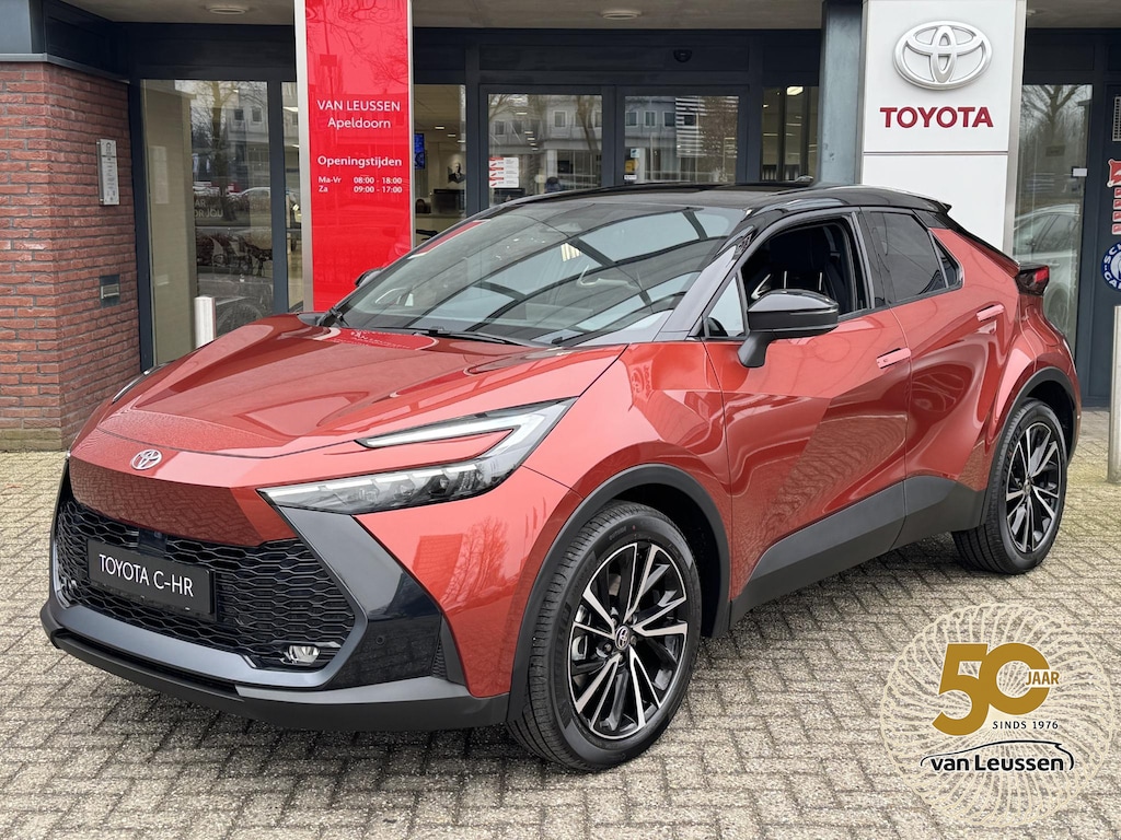 Toyota C-HR / C-HR+ 2.0 PHEV EXECUTIVE MY2026 NIEUW DIRECT LEVERBAAR! BI-TONE 19'' LM-VELGEN JBL-AUDIO STOEL/STUURVERW EL-ACHTERKLEP BLIND SPOT NAVI EL-STOEL KEYLESS