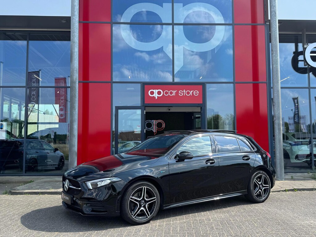 Mercedes-Benz A-klasse 250 e AMG | Panorama | Ambient Lighting | Carplay | Camera | BTW |