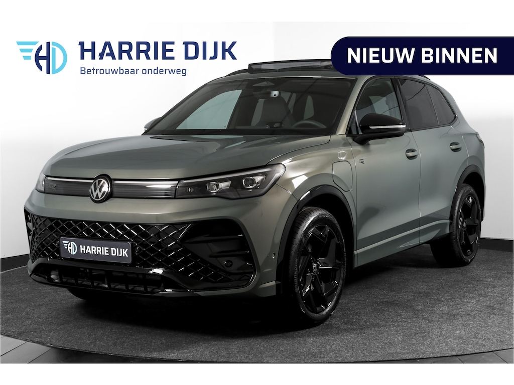 Volkswagen Tiguan 1.5 eHybrid 272 PK R-Line | Black Style | S/K-panodak | Adapt. Cruise | Stoel-+stuurverw. | App. Connect | Camera | LM 19" | 3707