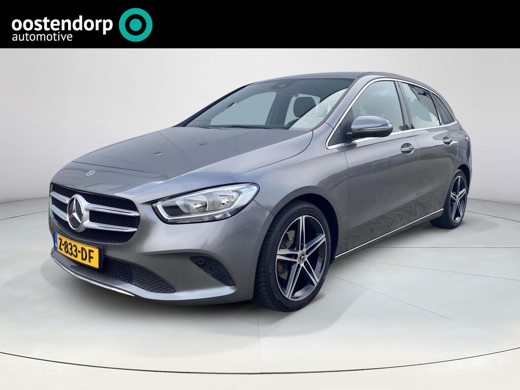 Mercedes-Benz B-klasse 180 Premium | Rijklaarprijs | Trekhaak wegklapbaar | All season banden | Navigatiesysteem | Parkeersensoren voor en achter | 12 maanden BOVAG garantie |