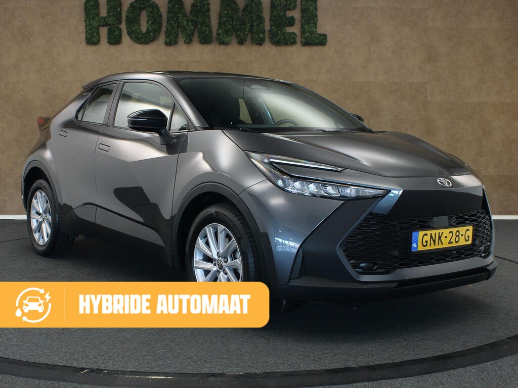 Toyota C-HR / C-HR+ 1.8 Hybrid 140 Active - ORIGINEEL NEDERLANDSE AUTO - AFKOMSTIG VAN 2E EIGENAAR - CAMERA - NAVIGATIE - CLIMATE CONTROL - 17 INCH LICHT METALEN VELGEN MET BRIDGESTONE BANDEN - DODEHOEK DETECTIE