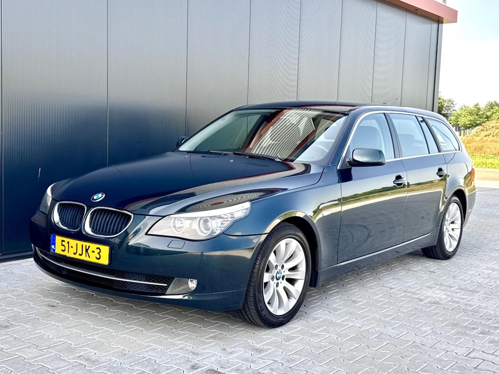 BMW 5-Serie Touring 520i Facelift model! - Dealer onderhouden