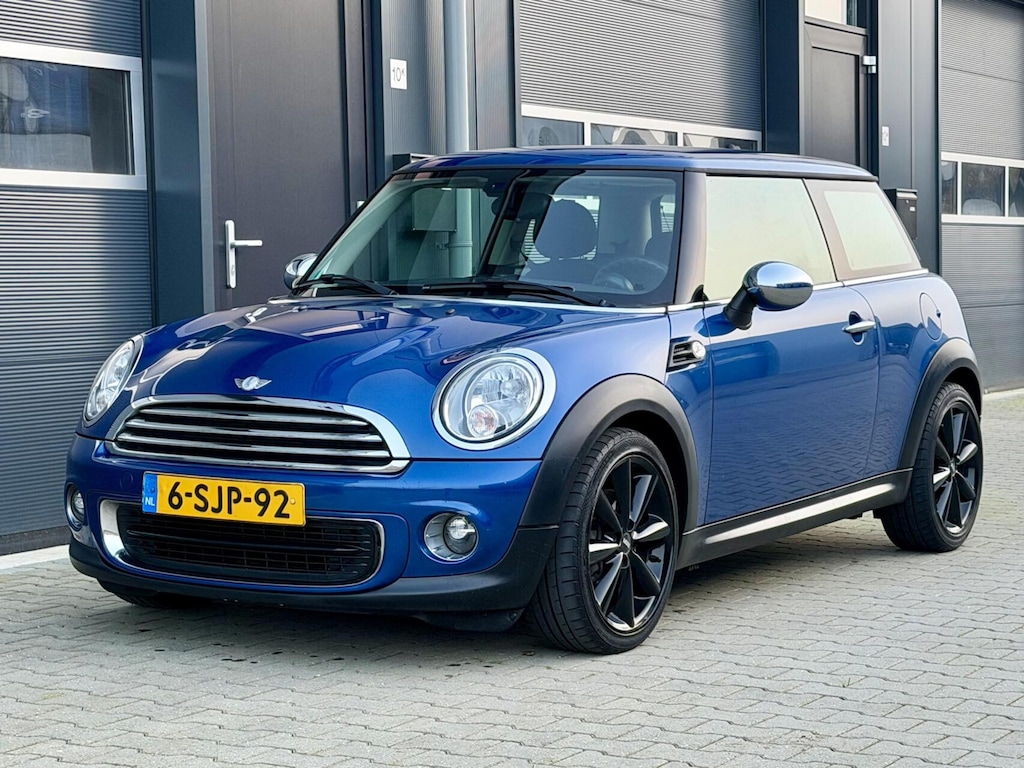 MINI Cooper 1.6 One Holland Street
