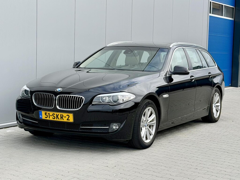 BMW 5-Serie Touring 520i High Exe | Pano | Xenon | Leer !