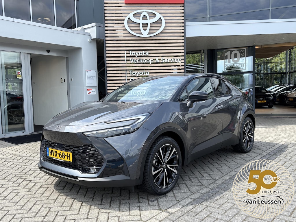 Toyota C-HR / C-HR+ 2.0 Plug-in Hybrid 220 Executive STOEL/STUURVERW APPLE/ANDROID JBL-AUDIO MEMORY BLIND-SPOT PARK-SENSOREN ELEK-ACHTERKLEP AD-CRUISE CAMERA KEYLESS DRAADLOOS-LADEN
