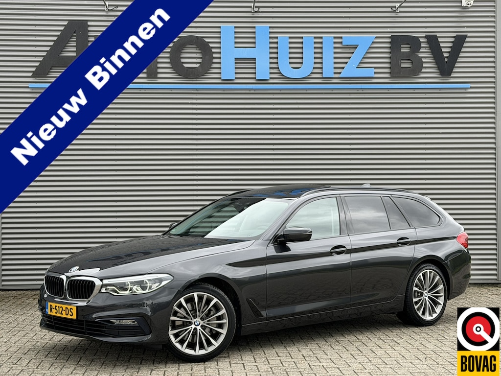 BMW 5-Serie Touring 530i High Executive Panoramadak Leder LED Head-Up Display Achteruitrijcamera