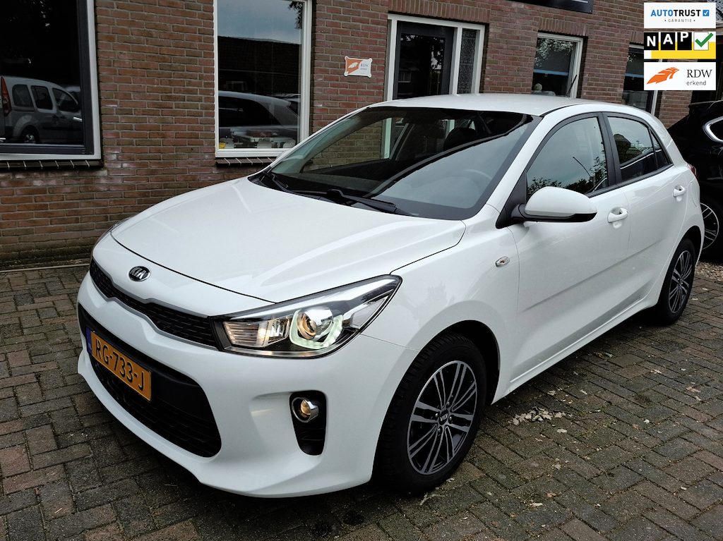 Kia Rio 1.0 TGDI ComfortPlusLine Navigator. 100% onderhouden. O.a. carplay, camera, cruise, navi, etc, etc.