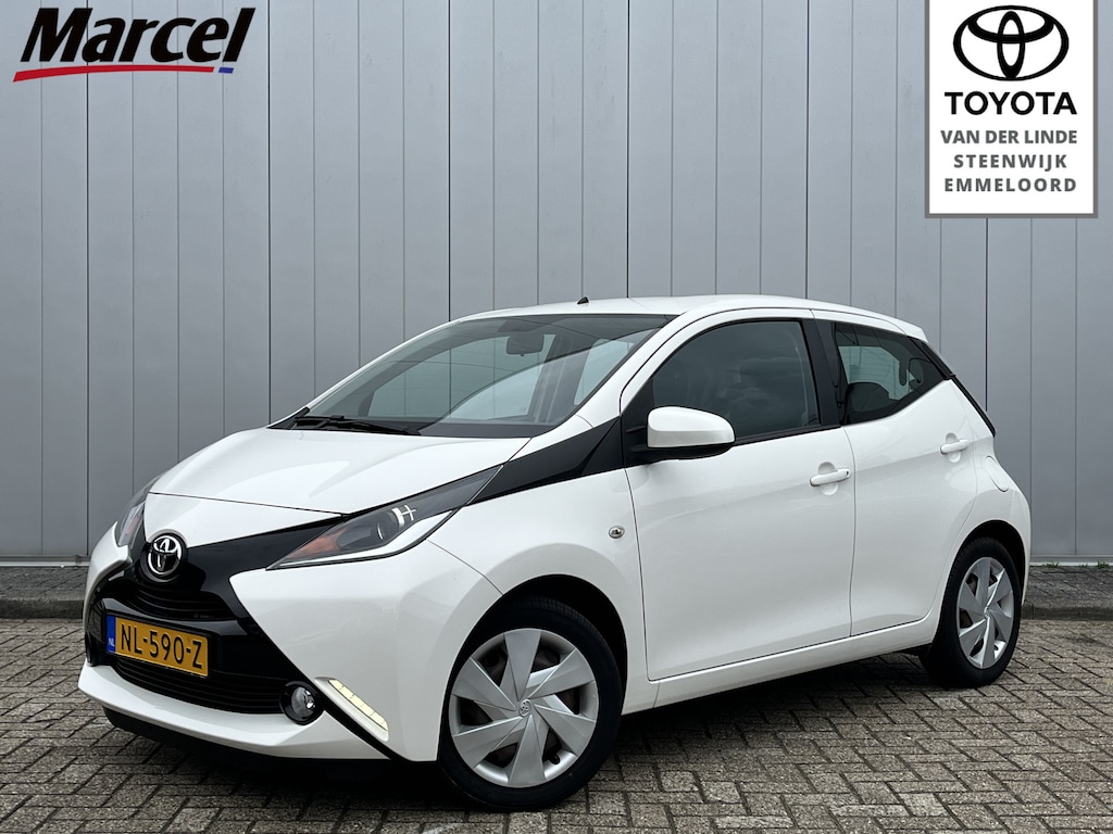 Toyota Aygo 1.0 VVT-i X-Play Airco Camera NL Auto Dealer onderhouden