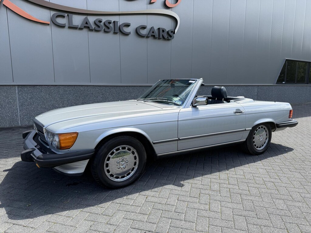 Mercedes-Benz SL W107 560SL