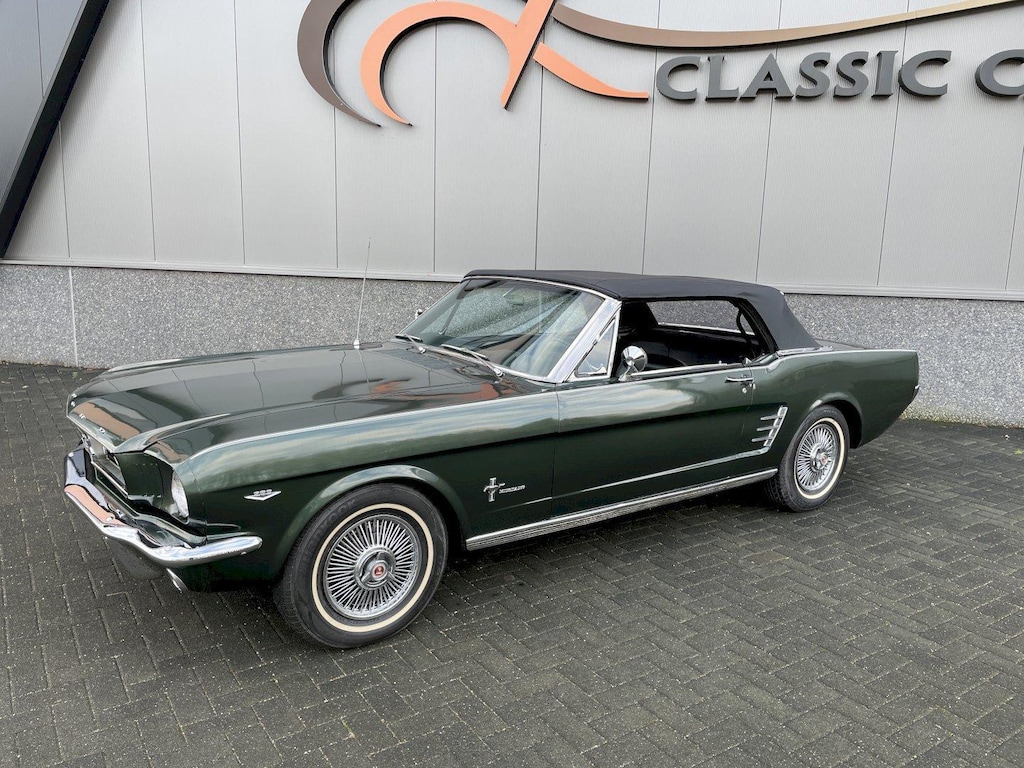Ford Mustang Convertible