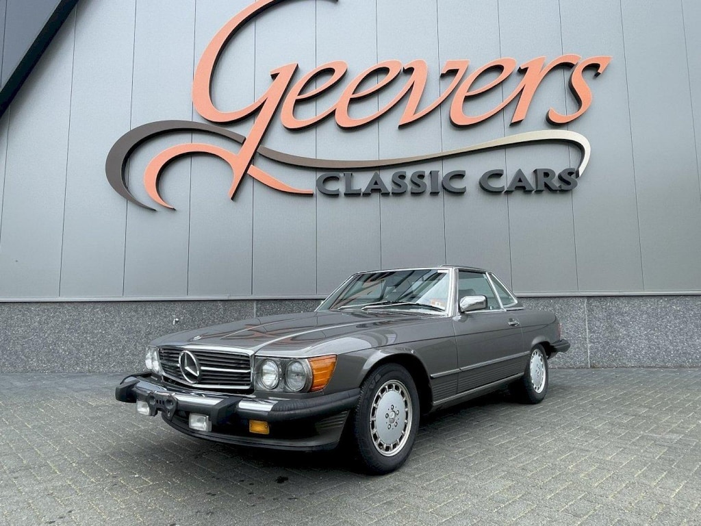 Mercedes-Benz SL W107 560SL