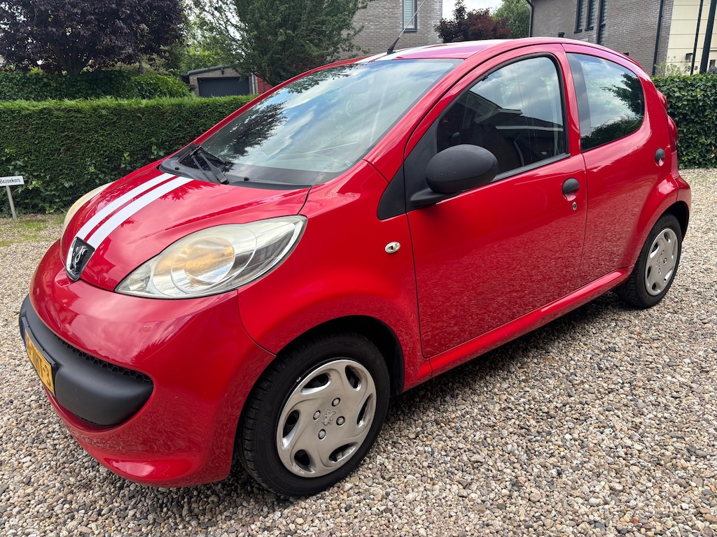Peugeot 107 1.0-12V XR