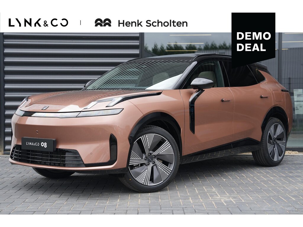Lynk & Co 08 1.5 More | 200km Hybride | Stoelmassage, Verwarming en Ventilatie | Panoramadak | Matrix LED | Harman Kardon | 360° Camera | Getint glas | Bestuurdersstoel met geheugen | Sfeerverlichting | Apple Carplay | Dodehoekassistent | Adaptive Cruise Contol