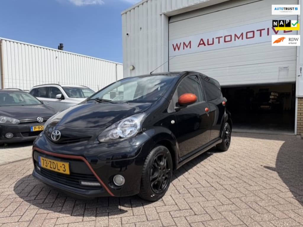 Toyota Aygo 1.0 VVT-i Dynamic Orange AIRCO