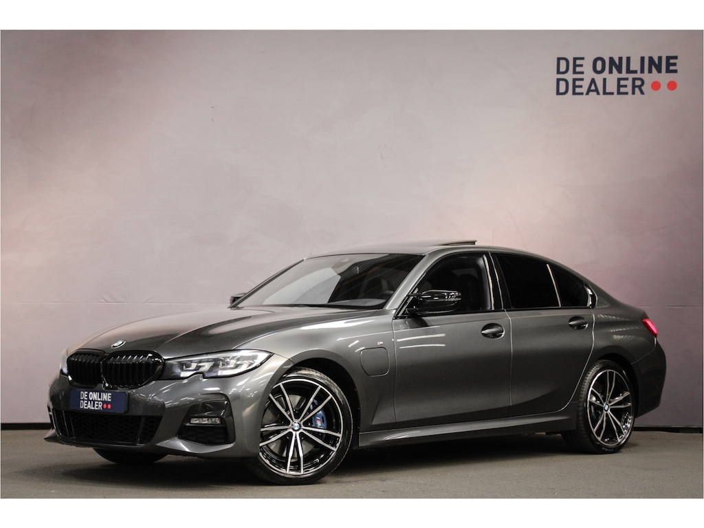 BMW 3-Serie 330e M-Sport Shadow |Schuifdak|Sfeer|Carplay|Camera