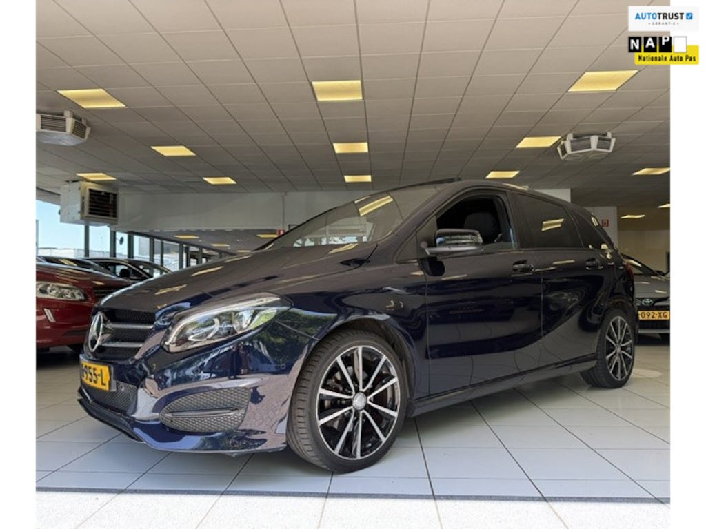 Mercedes-Benz B-klasse 180 Ambition/Panoramadak/Automaat/Trekhaak/NAP/Cruise/Navi/Bluetooth