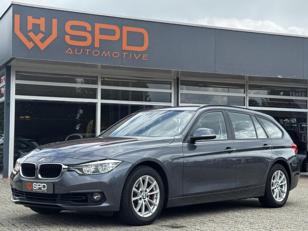 BMW 3-Serie Touring 318i High Executive|LED|Trekhaak|Automaa