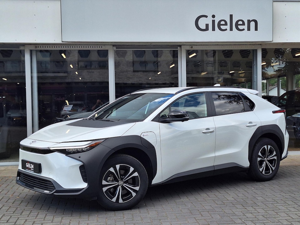 Toyota BZ4X 204pk Dynamic | Groot scherm, 360 Camera, Elektrische achterklep, Parkeersensoren, Blind Spot, Stoel + Stuurverwarming