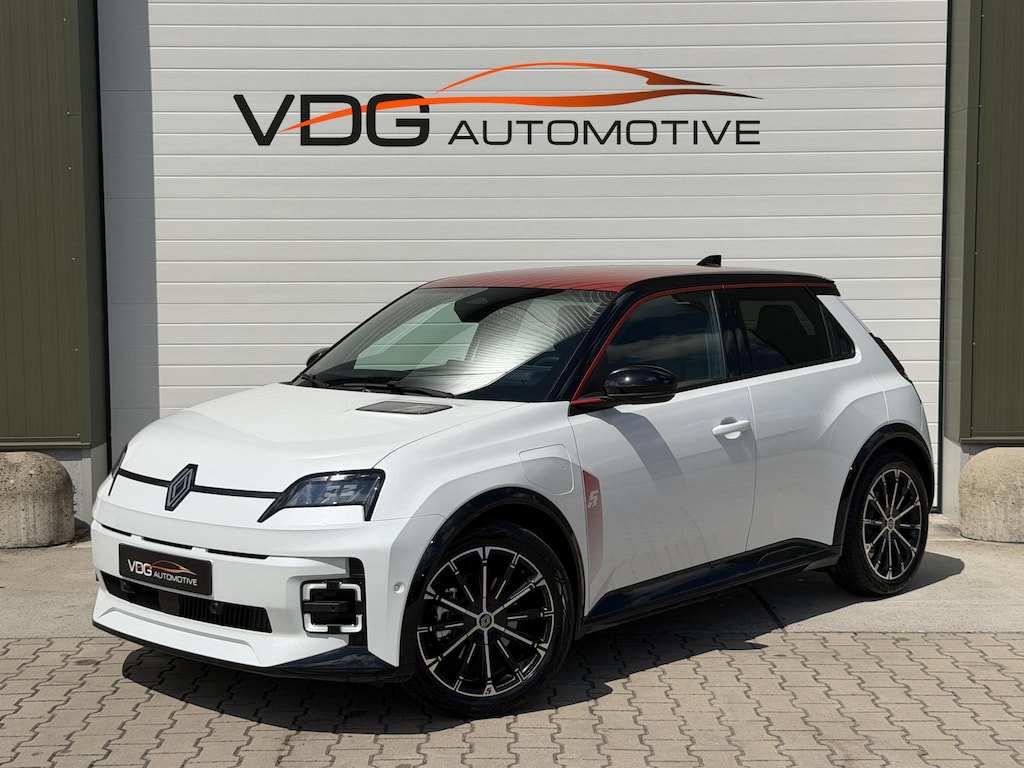 Renault R5 comfort range iconic cinq 52 kWh SOH 99% / Snellader / Navigatie / 18" / Harman Kardon / Adaptive cruise / Parkeer Camera /  Clima / Keyless / R5 dak