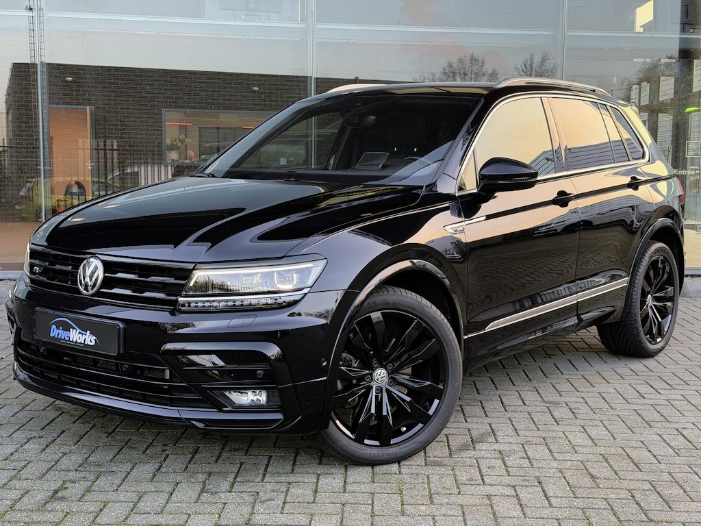 Volkswagen Tiguan 2.0 TSI 4Motion| R-line | Highline | Pano | Key-less | Head-up | Camera  Interesse, Proefrit? Bel of app met: 06-24282842 / 06-42130156