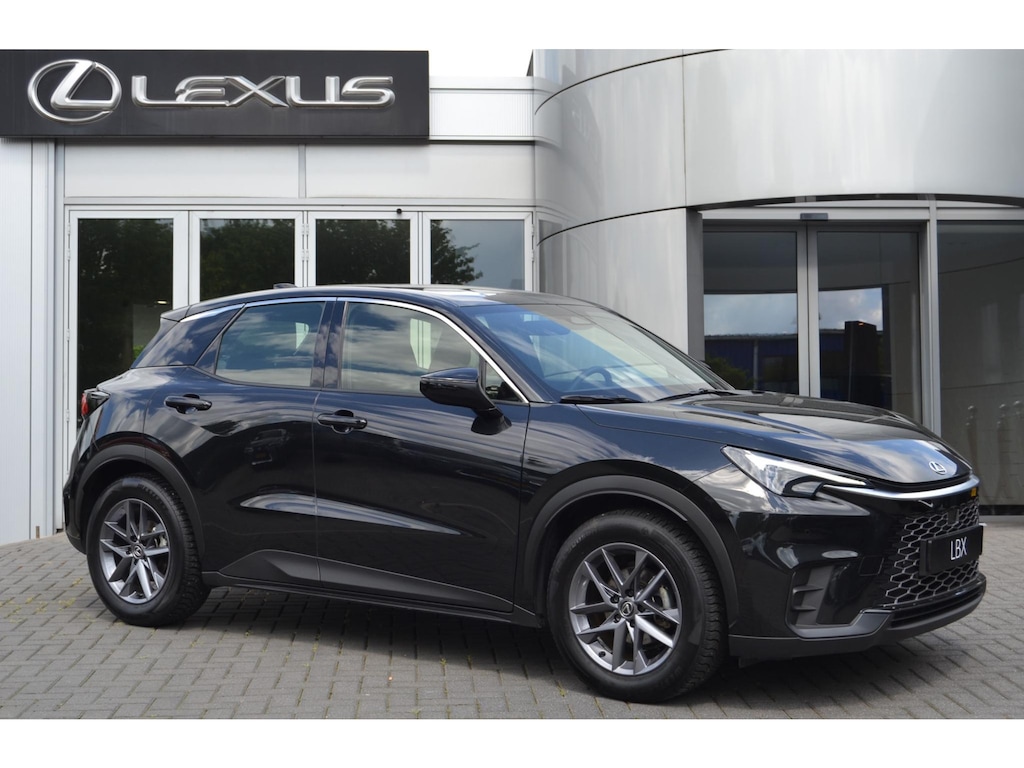 Lexus LBX 1.5 2WD STOELVERW STUURVERW PARK-SENSOR BLIND-SPOT CARPLAY LENDESTEUN