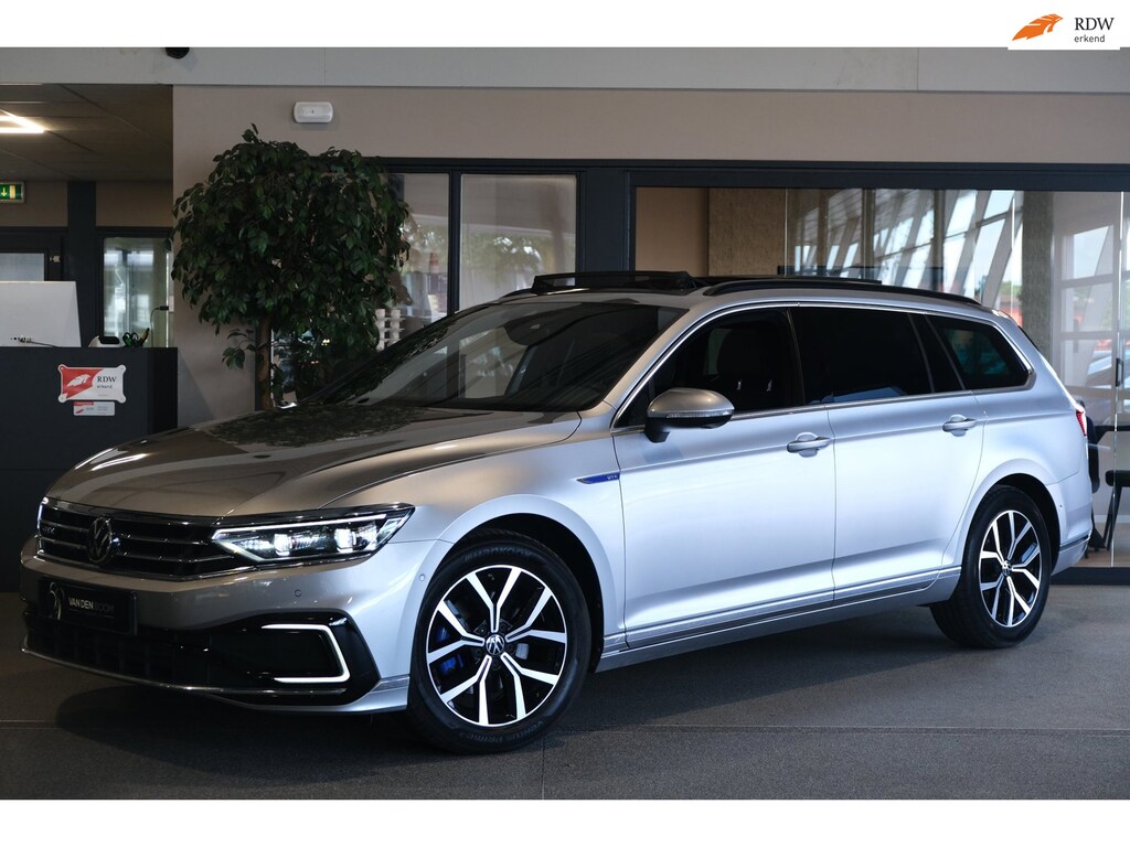 Volkswagen Passat 1.4 TSI PHEV GTE 218 PK Pano Trek Virtual Navi 360Cam Acc