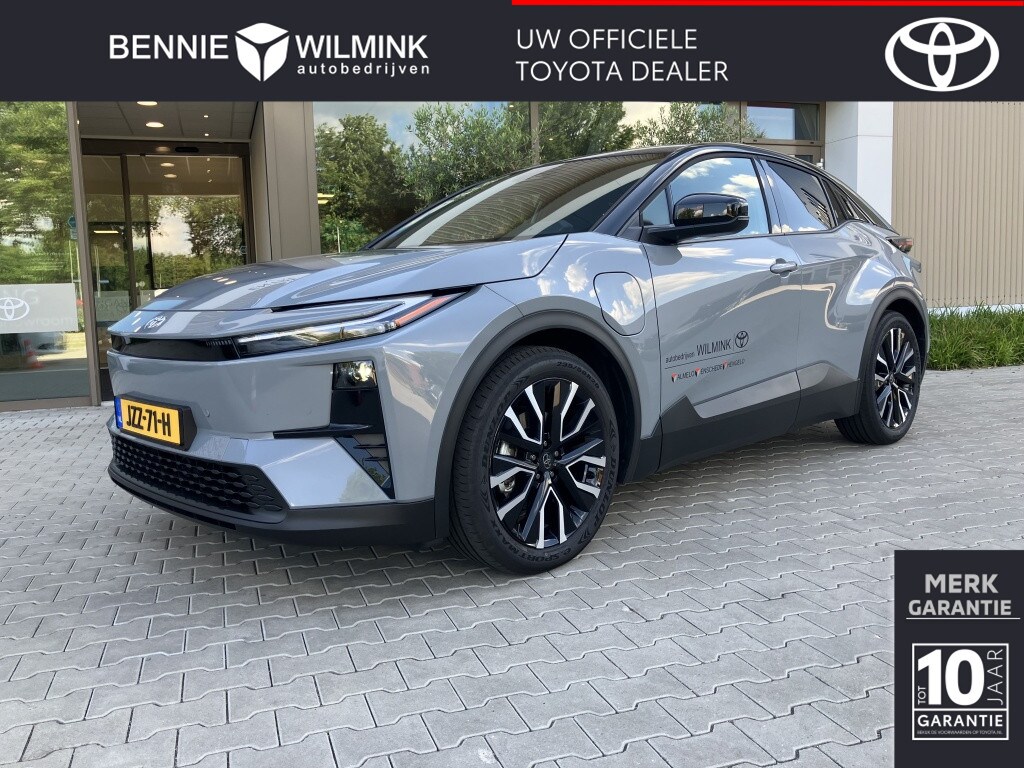 Toyota C-HR / C-HR+ First Edition 77 kWh | Bi-Tone | 20"| Stoel/Stuurverw | Camera