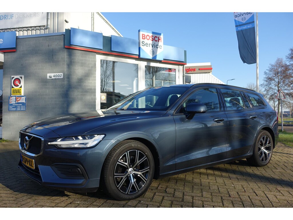 Volvo V60 B3 163pk Geartronic Momentum Advantage | TREKHAAK | NAVI | CARPLAY | CAMERA | LED | PILOT ASSIST