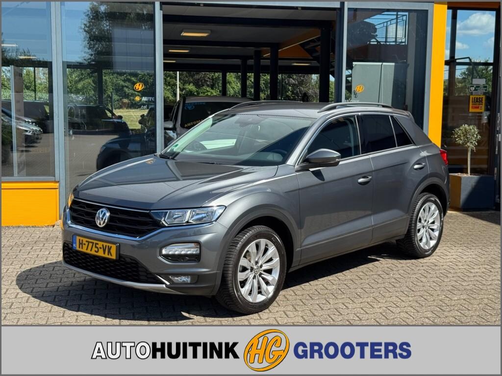 Volkswagen T-Roc 1.5 TSI 150pk DSG Sport - trekhaak - adaptive - climate control