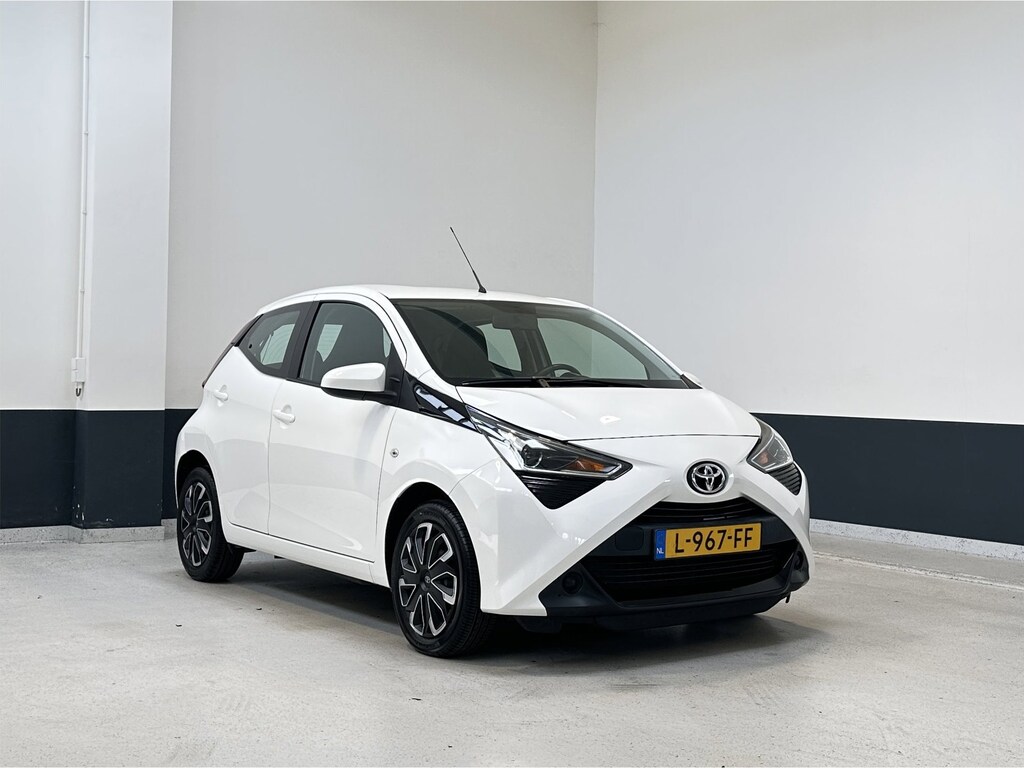Toyota Aygo 1.0 VVT-i x-play | NL | 1 Eig | Apple Carplay/ Android auto| Navigatie | Camera|