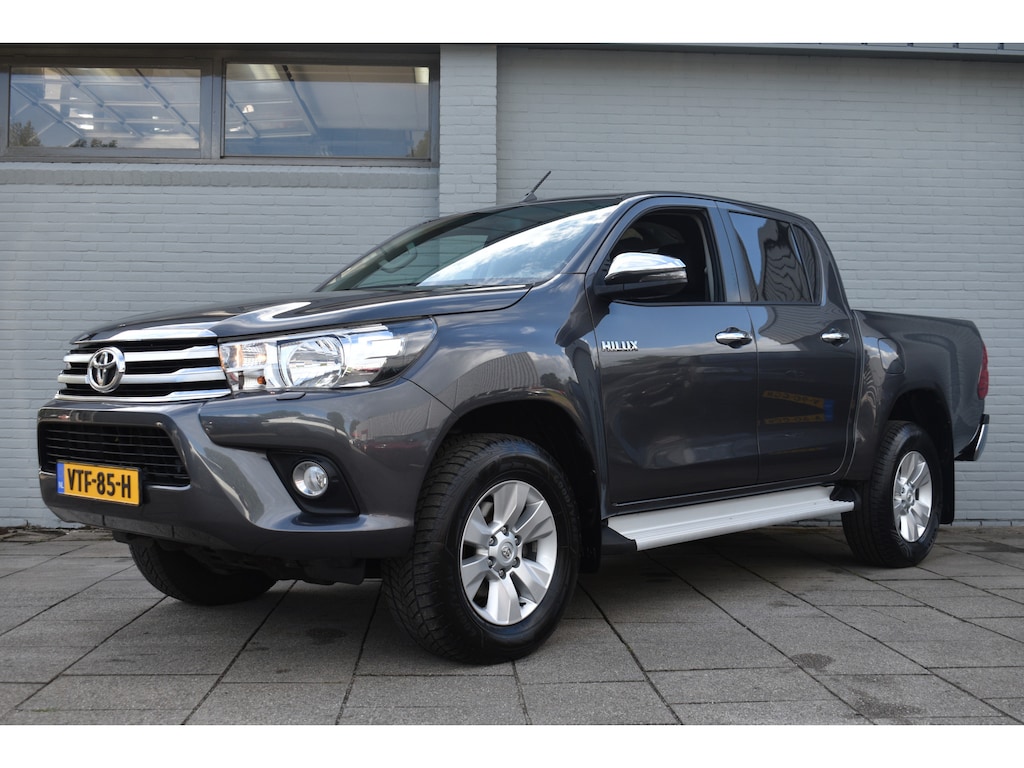 Toyota Hilux 2.4 D-4D Double Cab Professional Limited Automaat 150pk | Achteruitrijcamera | Trekhaak | Bluetooth | Stoel verwarming |
