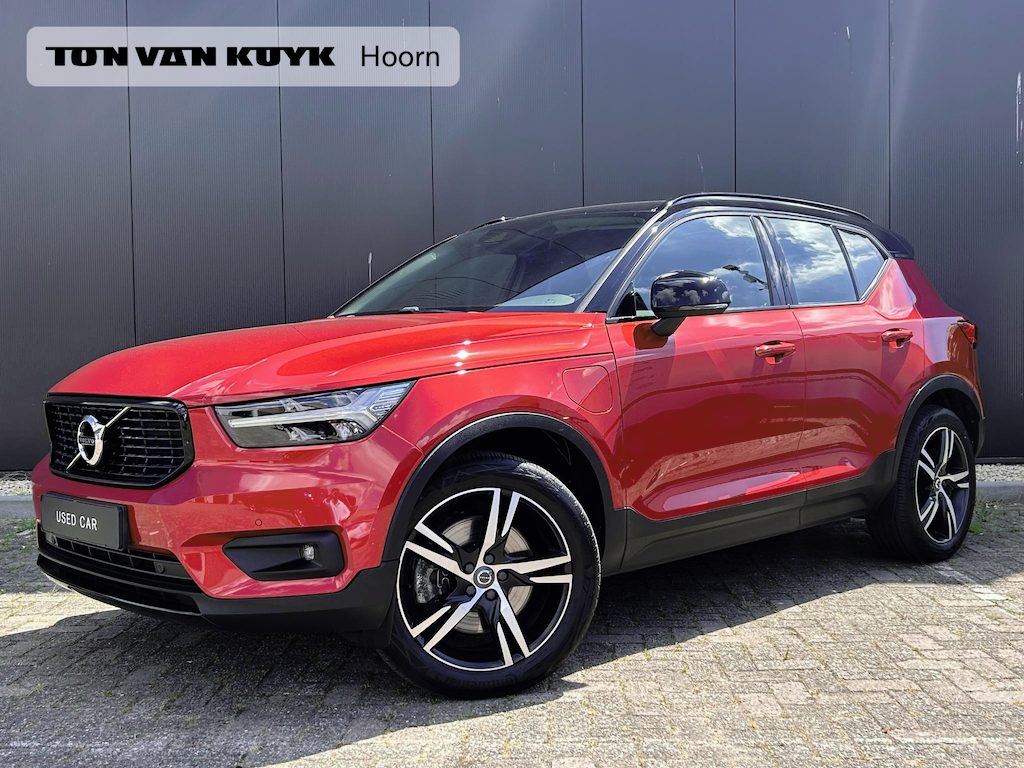 Volvo XC40 1.5 T4 Recharge R-Design Expression Adaptieve cruise control / Stoelverwarming / Pilot assist / Parkeercamera / Bochtverlichting