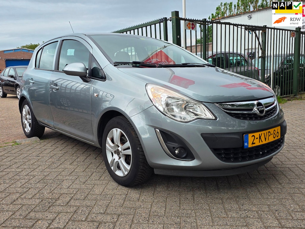 Opel Corsa 1.4-16V Design Edition Automaat airco elektrische ramen cruis control cv op afs