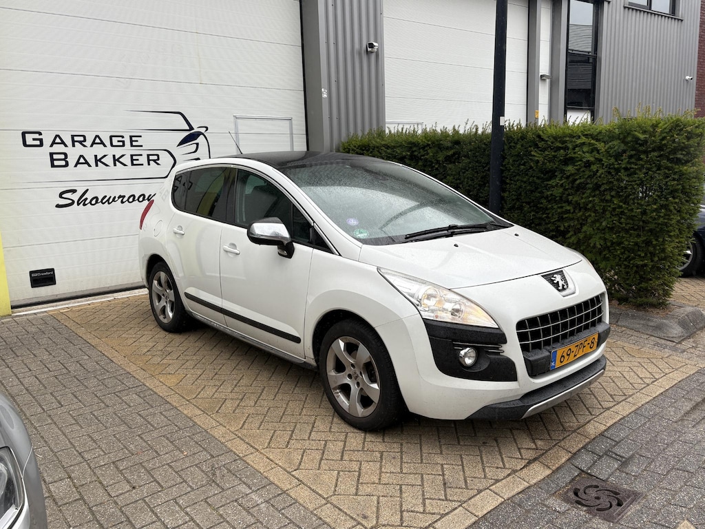 Peugeot 3008 1.6 VTi Style Panoramadak, Trekhaak, Navigatie