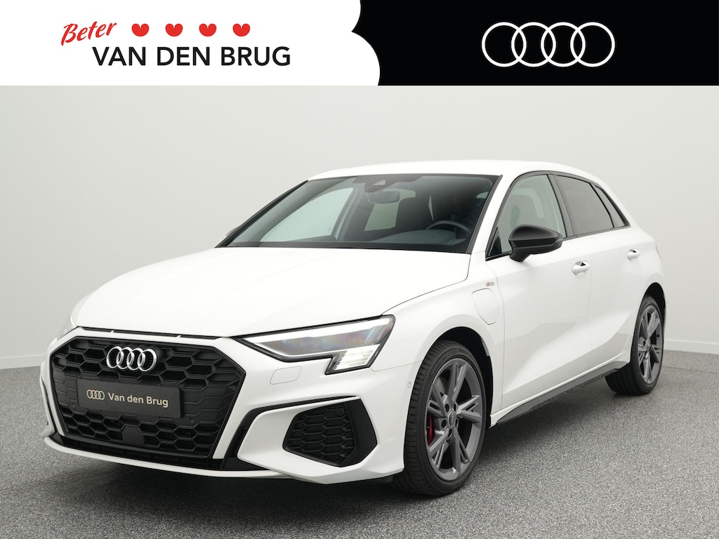 Audi A3 Sportback S-line 45 TFSI e 245 PK Competition | Matrix LED | Stoelverwarming | Achteruitrijcamera | Side Assist | Adaptieve Cruise Control |