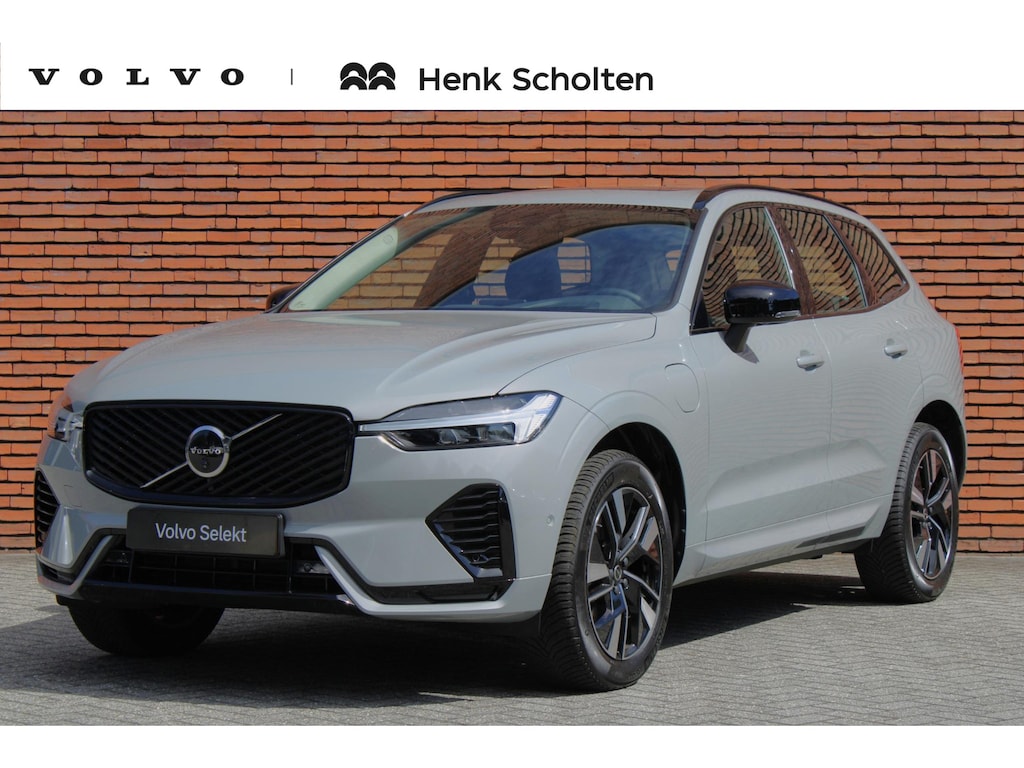 Volvo XC60 T6 Plug-in hybrid AWD Plus Dark | Trekhaak | All-Season banden | 360 Graden Camera | Panoramadak | Adaptieve Cruise Control | Apple Carplay/ Android Auto | Verwarmbare Voorstoelen | Parkeerverwarming