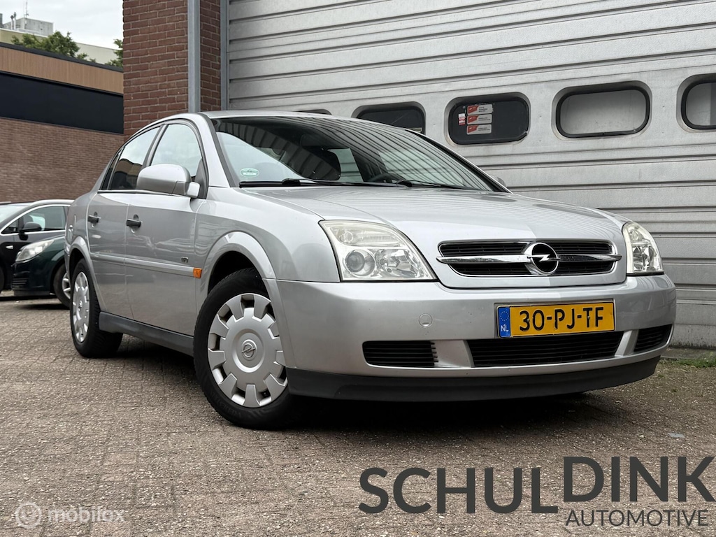 Opel Vectra 2.2-16V Essentia AUTOMAAT|TREKHAAK|CRUISE CONTROLE