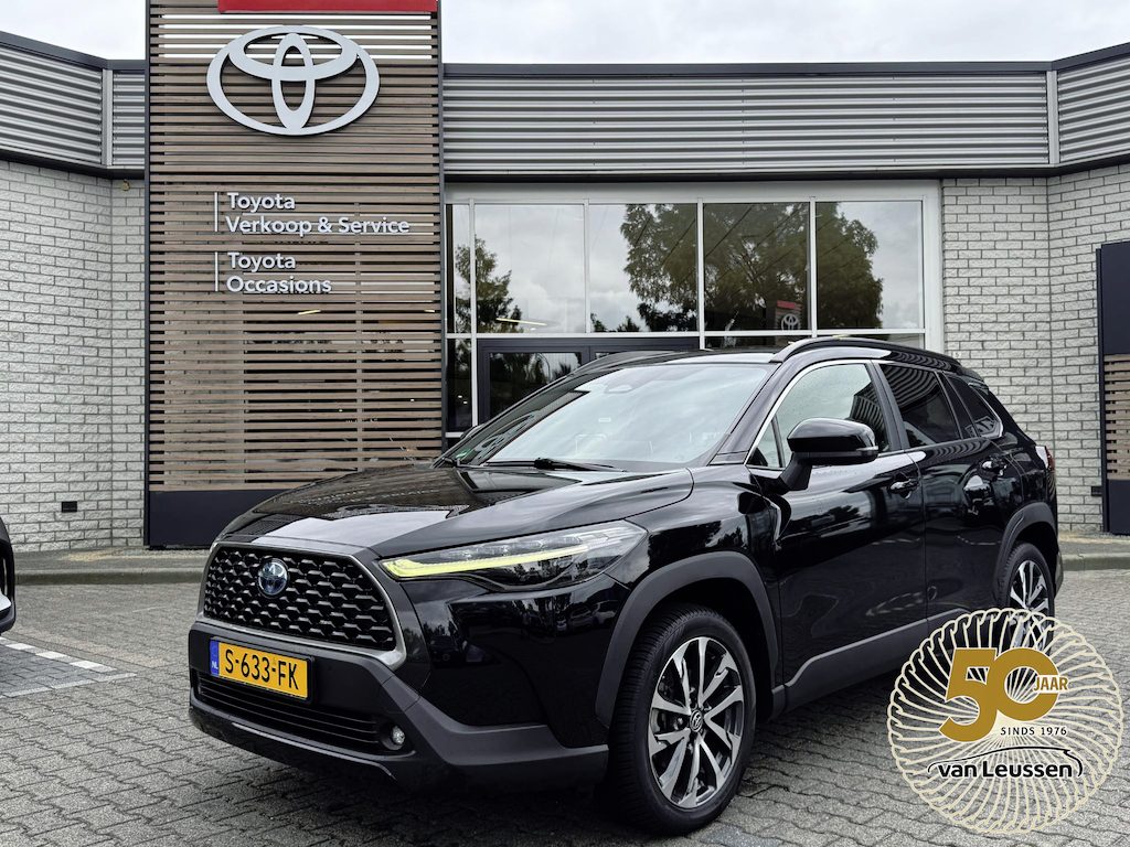Toyota Corolla Cross 2.0 HYBRID 184PK FIRST-EDITION BLIND-SPOT EL-ACHTERKLEP LM-VELGEN KEYLESS PARK-SENSOREN STOELVERW DRAADLOOS-LADEN AD-CRUISE BLUETOOTH