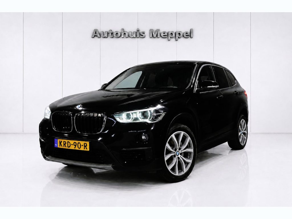 BMW X1 sDrive20i Advantage*LED+*Navigatie*Sportstoelen*PDC