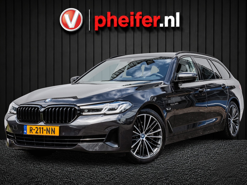 BMW 5-Serie Touring 530e Business Edition Plus Trekhaak/ Nappa Lederen int./ Stoelverwarming/ Camera/ Laser LED
