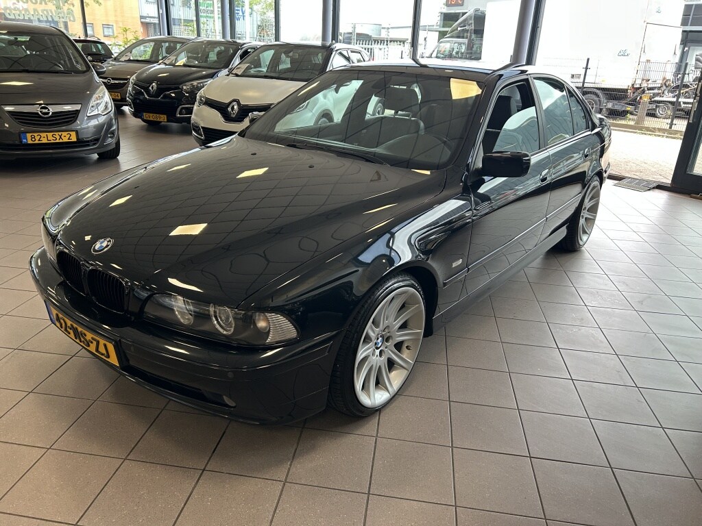 BMW 5-Serie 525i Lifestyle Ed. NW STAAT YOUNGTIMER BJ 2004 !!!